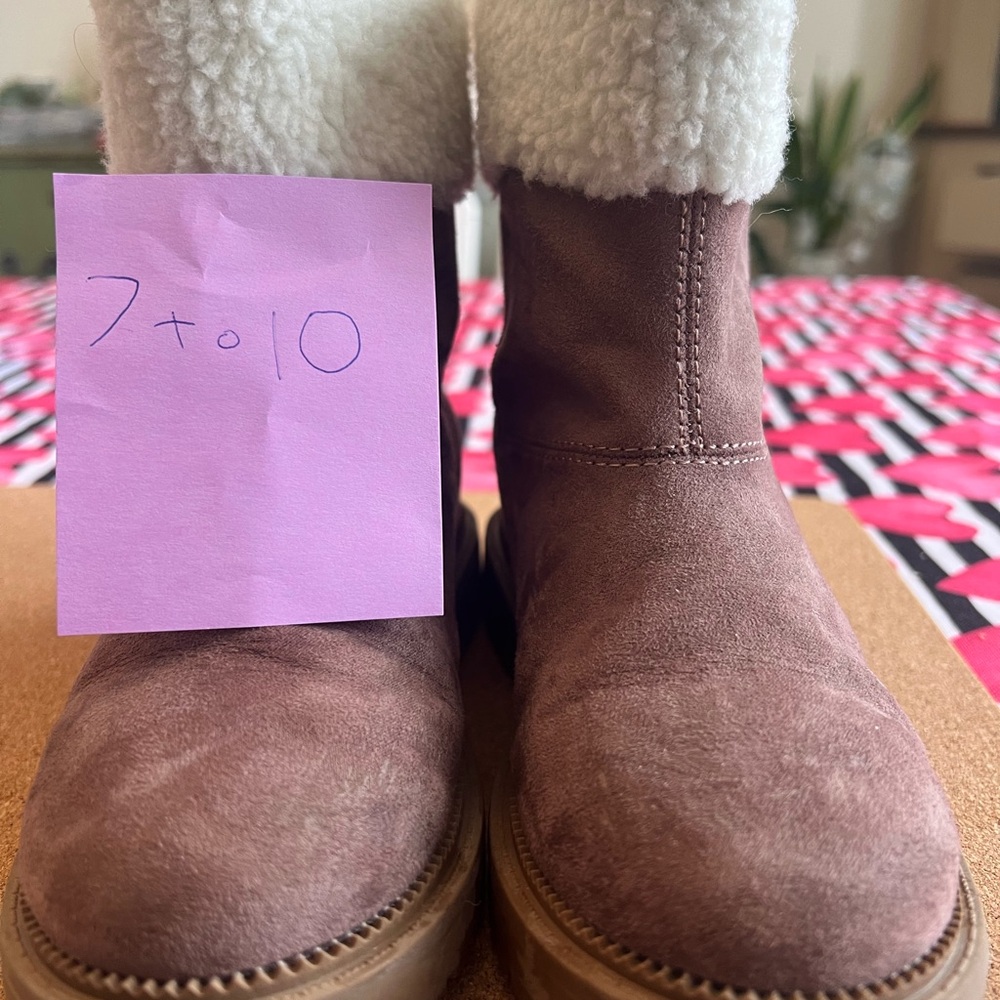 Cozy Shearling-Lined Brown Boots